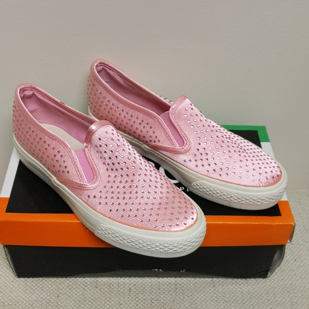 Bucco Capensis Pink Coral Slip-On Shoes Size (6)